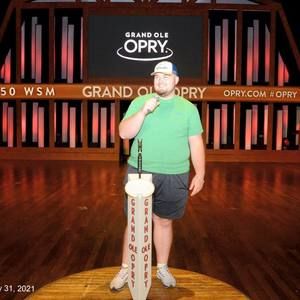 Meet your Posher, Aaron